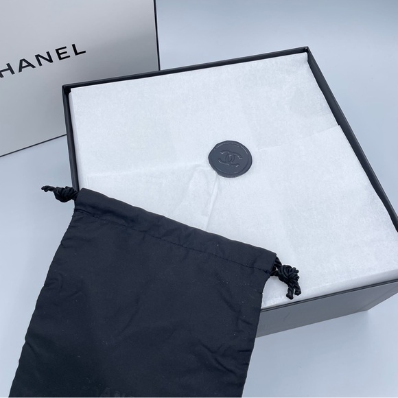 Chanel Box Set OS Black/White - Picture 10 of 15